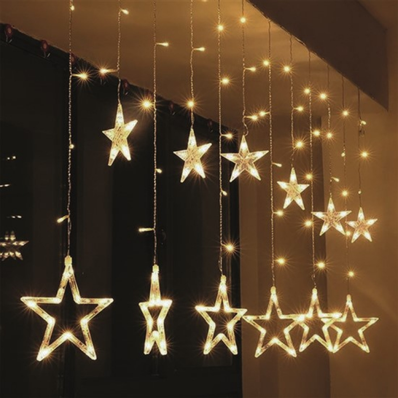 Světelný LED závěs hvězdy, šíře 3 m, 123 LED, IP44, 3xAA, USB